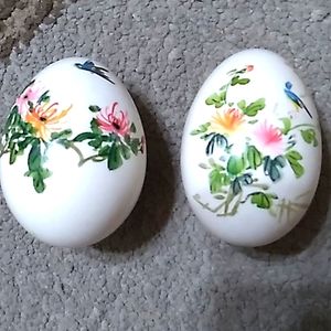 Set of 2 Chinese painted eggs